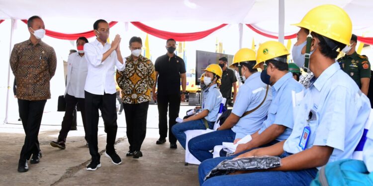 Pemerintah Prioritaskan Pekerja Industri Terima Vaksin Booster