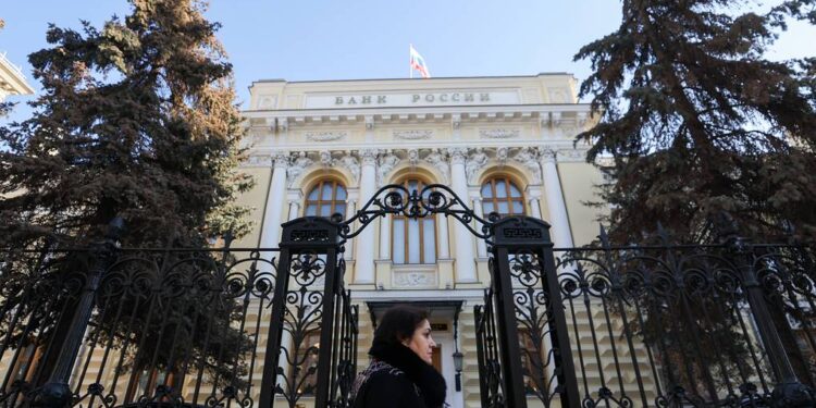 Prancis Bekukan Aset Bank Rusia