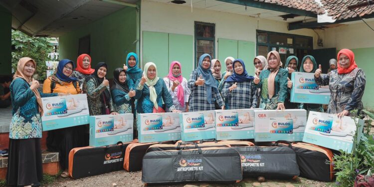 BULOG Bagikan Antropometri Kit ke Posyandu