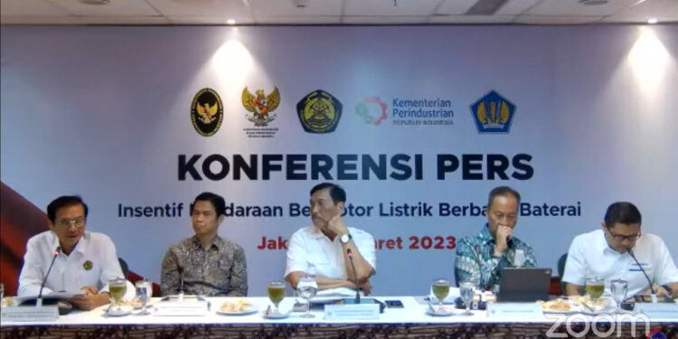 Kementerian ESDM Salurkan Bantuan Program Konversi KBLBB