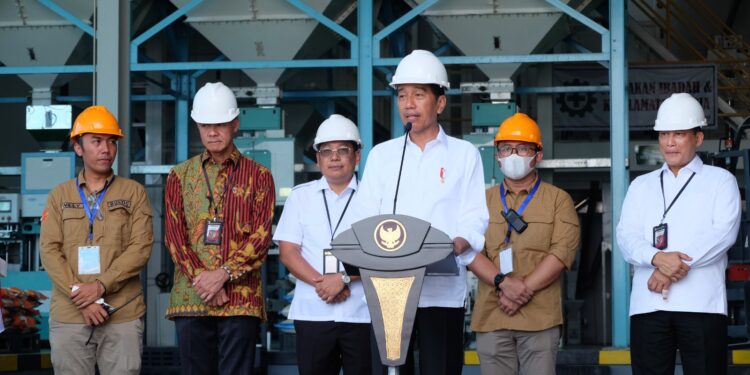 Presiden Resmikan Sentra Penggilingan Padi Modern Milik Bulog