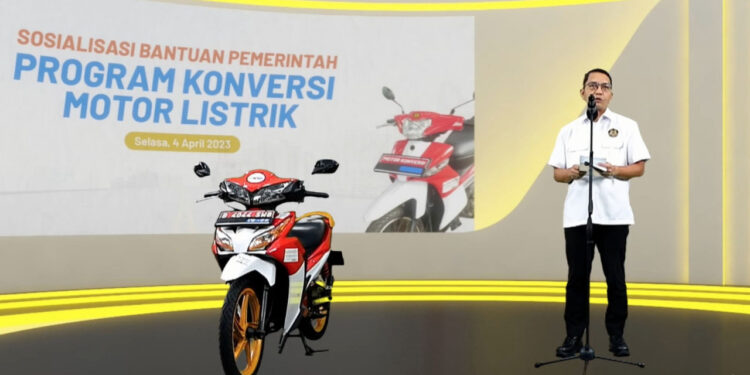 Pemerintah Resmi Luncurkan Bantuan Konversi Motor Listrik