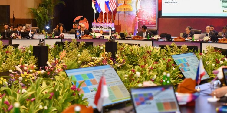 Empat Perusahaan Listrik ASEAN Bahas Peluang Interkoneksi Sistem Antarnegara