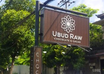 Menikmati Cokelat Sehat di Ubud Raw