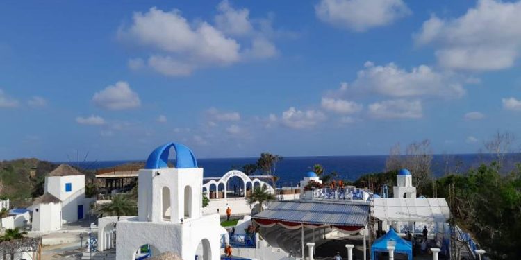 Menikmati Suasana Santorini di Jungwok Resort, Gunung Kidul