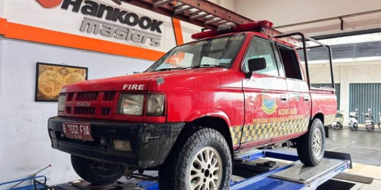Hankook Tire Donasikan Ban untuk Layanan Publik di Kabupaten Bekasi